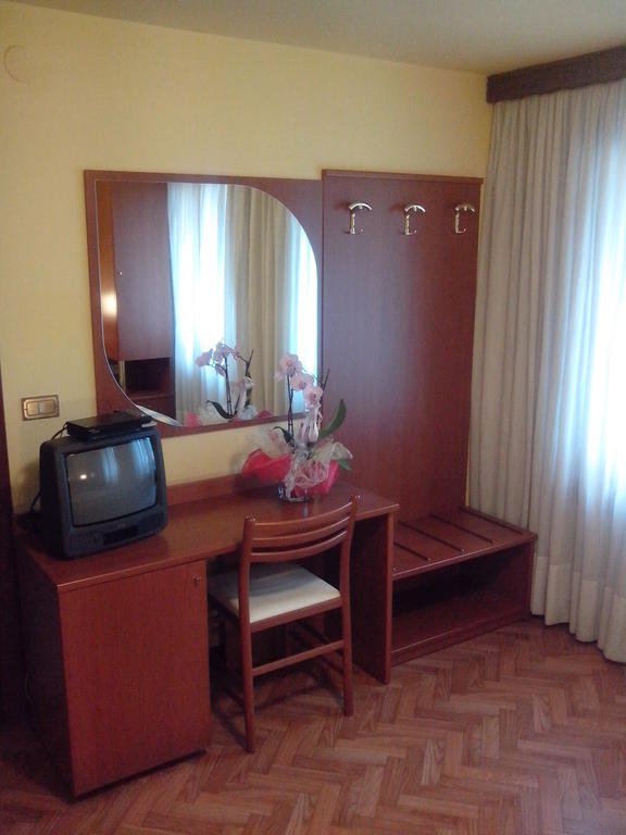Hotel Monte Fior Foza الغرفة الصورة